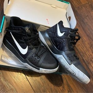 Nike - Kyrie 3 BHM